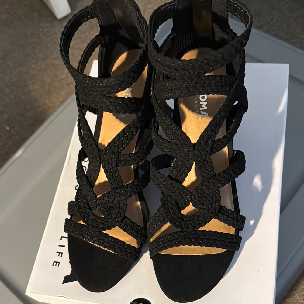 Brand New w/box Sonoma Black Braided Sandals